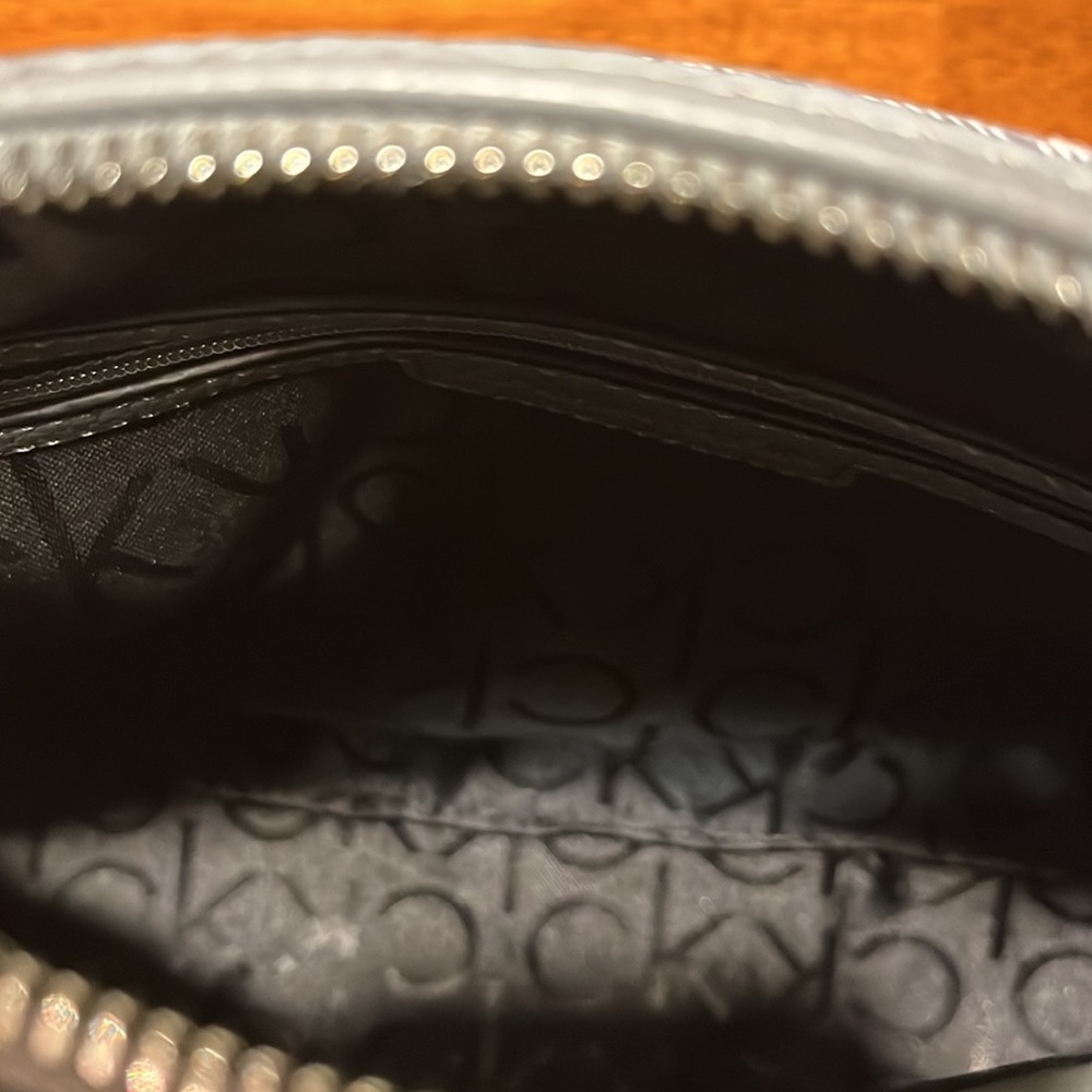 Calvin Klein handbag - Picture 7 of 7